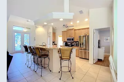 1804 SW 2nd St, Cape Coral, FL 33991 - Photo 4