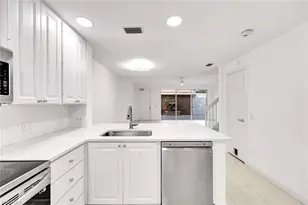 29072 Alessandria Cir, Bonita Springs, FL 34135 - Photo 10