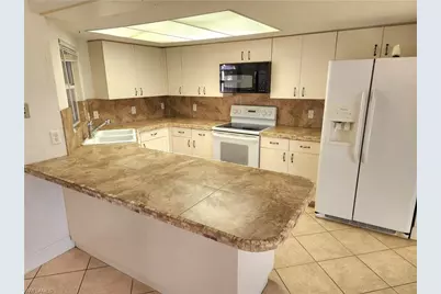 1822 NW 8th Pl, Cape Coral, FL 33993 - Photo 4