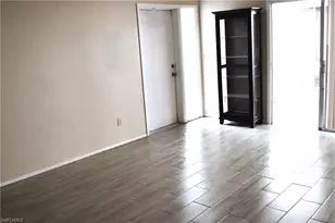 5839 Vancouver Cir, Fort Myers, FL 33907 - Photo 4