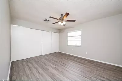 744 Pineland Ave, Venice, FL 34285 - Photo 8