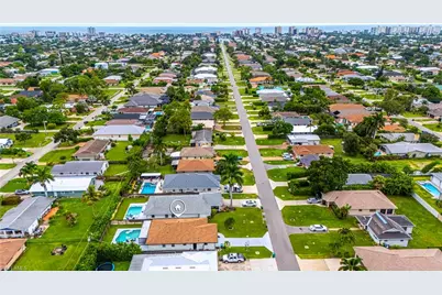 758 105th Ave N, Naples, FL 34108 - Photo 4