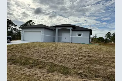 1046 Marshall Ave S, Lehigh Acres, FL 33974 - Photo 4