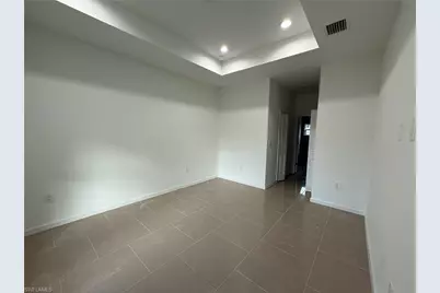 1046 Marshall Ave S, Lehigh Acres, FL 33974 - Photo 8