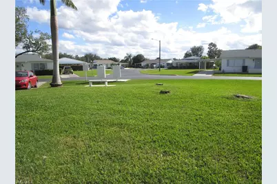 40 Heath Aster Ln, Lehigh Acres, FL 33936 - Photo 20