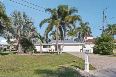 1819 SE 43rd St, Cape Coral, FL 33904 - Photo 8