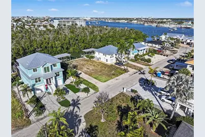 225 Tropical Shore Way, Fort Myers Beach, FL 33931 - Photo 2