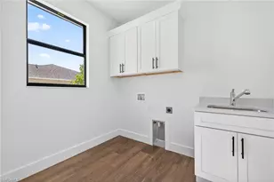 300 SW 13th Ct, Cape Coral, FL 33991 - Photo 28