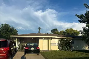 37 Castlebar Cir, Fort Myers, FL 33905 - Photo 2