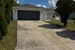 2817 NE 4th Ave, Cape Coral, FL 33909 - Photo 2