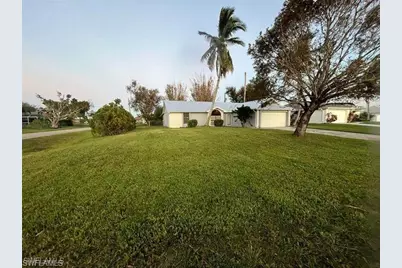 701 SW 9th Ave, Cape Coral, FL 33991 - Photo 1