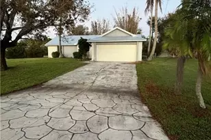 701 SW 9th Ave, Cape Coral, FL 33991 - Photo 2