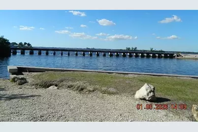 236 Lagoon Dr, Fort Myers, FL 33905 - Photo 1