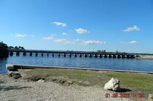 236 Lagoon Dr, Fort Myers, FL 33905 - Photo 1