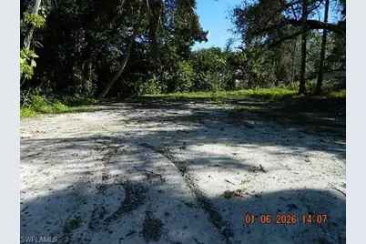 236 Lagoon Dr, Fort Myers, FL 33905 - Photo 10