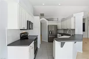 2920 SW 39th Terrace, Cape Coral, FL 33914 - Photo 16