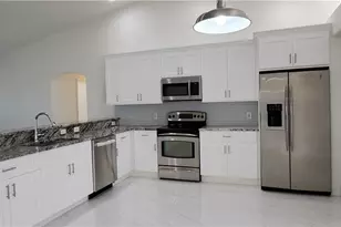 901 SE 30th St, Cape Coral, FL 33904 - Photo 8