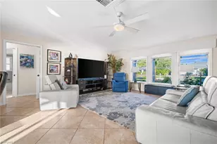 240 SE 20th Pl, Cape Coral, FL 33990 - Photo 14