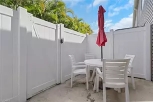 4641 SW Santa Barbara Pl, Cape Coral, FL 33914 - Photo 12