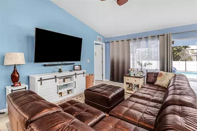 709 SW 9th Ct, Cape Coral, FL 33991 - Photo 6