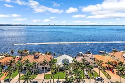 320 Bayshore Dr, Cape Coral, FL 33904 - Photo 4