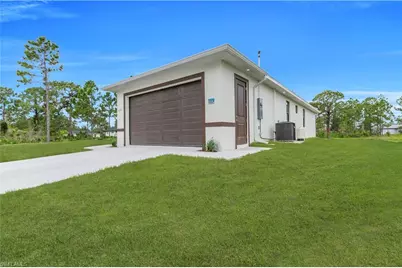 708 Poinsettia Ave, Lehigh Acres, FL 33972 - Photo 4