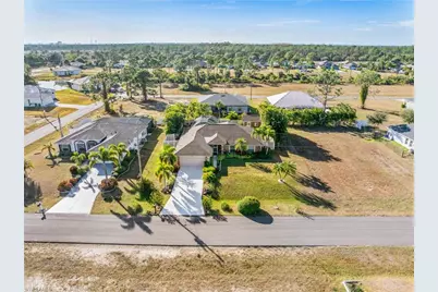 2306 NE 34th St, Cape Coral, FL 33909 - Photo 38