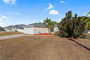 1729 SW 32nd St, Cape Coral, FL 33914 - Photo 4