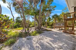 6092 Sanibel Captiva Rd, Sanibel, FL 33957 - Photo 36