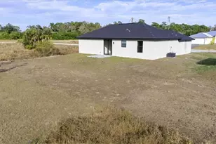 8044 Buttercup Cir, Labelle, FL 33935 - Photo 28