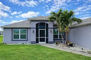 1426 NE 5th Pl, Cape Coral, FL 33909 - Photo 2