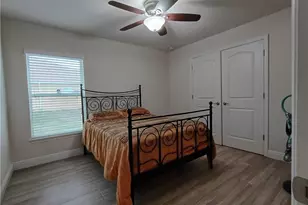 1426 NE 5th Pl, Cape Coral, FL 33909 - Photo 28