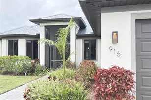 916 SW 7th Ave, Cape Coral, FL 33991 - Photo 2