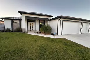 509 NE 5th Terrace, Cape Coral, FL 33909 - Photo 2