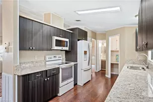 9814 Creekwood Ln, Fort Myers, FL 33905 - Photo 12