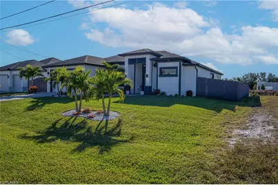 1620 NE 10th Ln, Cape Coral, FL 33909 - Photo 2