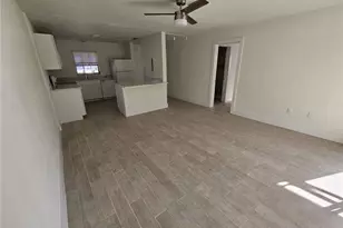 326 Palmetto Dr, Cape Coral, FL 33904 - Photo 2