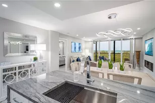 17 Bluebill Ave, Naples, FL 34108 - Photo 4