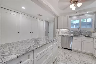 2121 Collier Ave #412, Fort Myers, FL 33901 - Photo 4