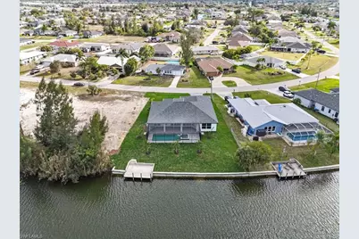 433 SW 21st St, Cape Coral, FL 33991 - Photo 44