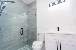 916 Jefferson Ave, Lehigh Acres, FL 33936 - Photo 14