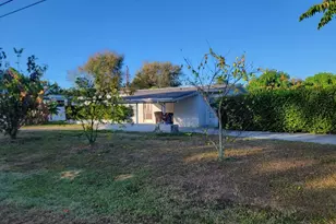 25 Maple Ave N, Lehigh Acres, FL 33936 - Photo 2