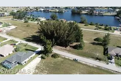 2819 NW 45th Pl, Cape Coral, FL 33993 - Photo 2
