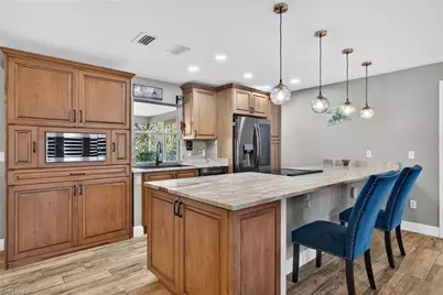 113 SE 41st St, Cape Coral, FL 33904 - Photo 8