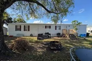 200 Florida Ln NW, Moore Haven, FL 33471 - Photo 2