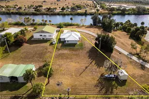 1053 Lock Ln SW, Moore Haven, FL 33471 - Photo 2