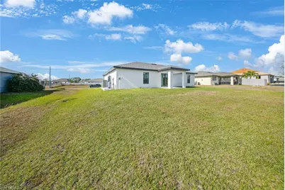 4309 NE 8th Ct, Cape Coral, FL 33909 - Photo 20