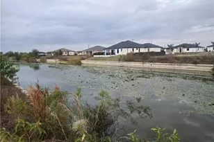 401 NE 15th St, Cape Coral, FL 33909 - Photo 1