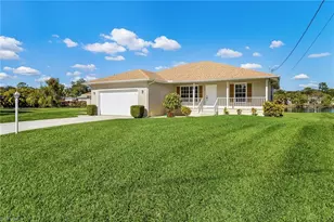 11425 Habersham Ct, North Fort Myers, FL 33917 - Photo 4