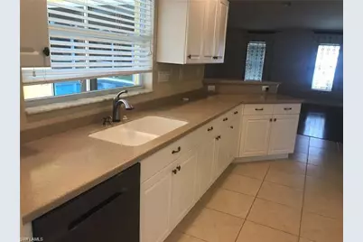 137 SE 16th St, Cape Coral, FL 33990 - Photo 10